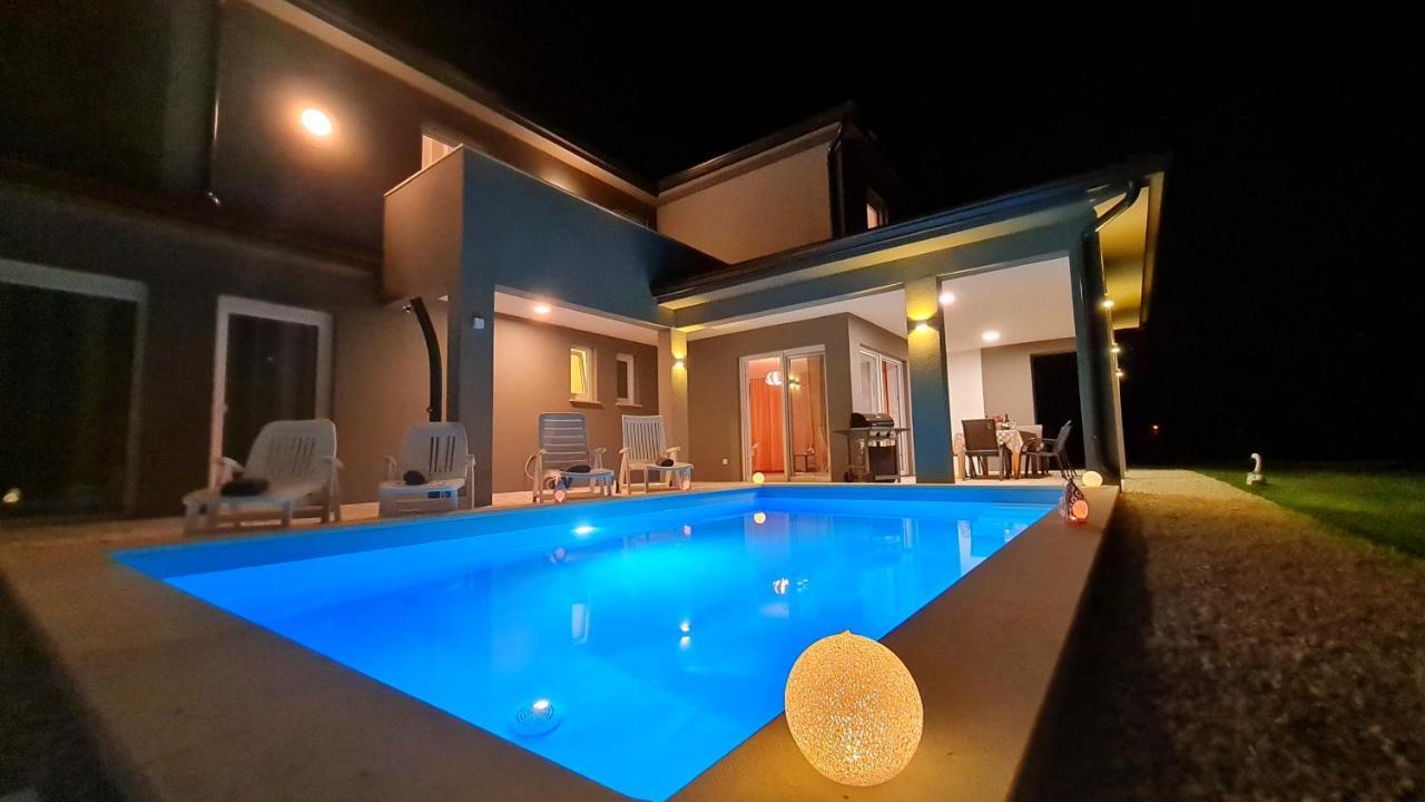 Villa Robert Kaštelir Exterior foto