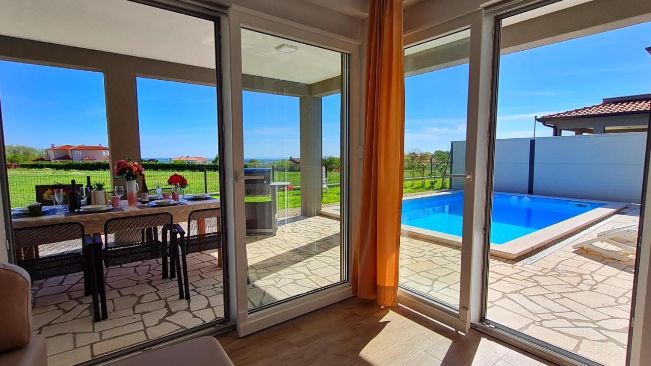 Villa Robert Kaštelir Exterior foto