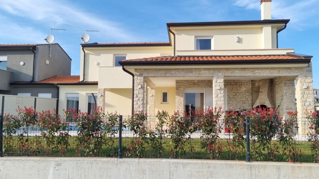 Villa Robert Kaštelir Exterior foto